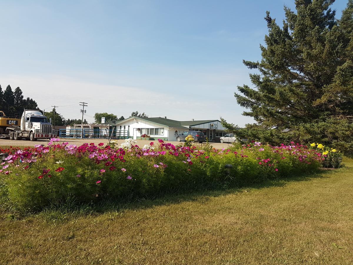 Spruce Woods Inn Glenboro Exterior photo